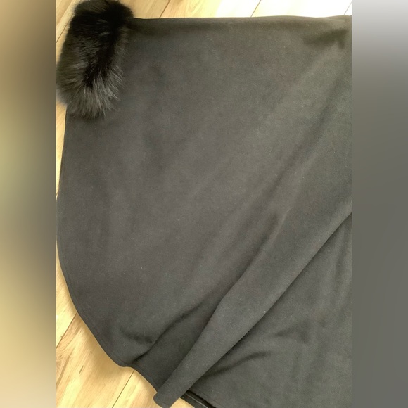 EUC Wool Cashmere Fox fur cape - Picture 11 of 15